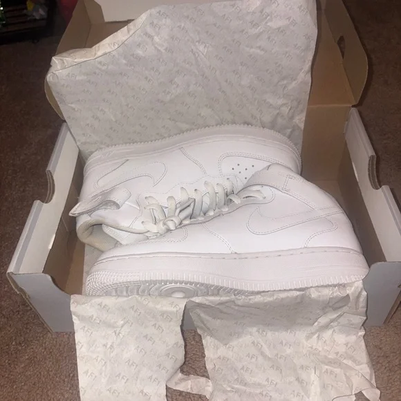 Nike Kids White High-Top Sneakers - Picture 6 of 6